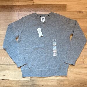 NWT- GAP Kids light weight V-Neck Sweater in Heather Gray